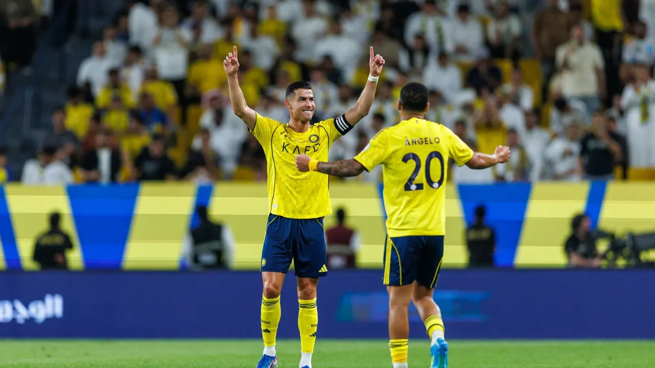 ما القنوات الناقلة لمباراة الأخدود والنصر في دوري روشن السعودي 2025-2026؟ وكيف تشاهدها عبر الإنترنت؟